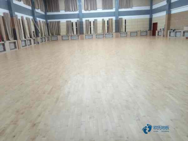 沈陽塑料運動地板施工視頻